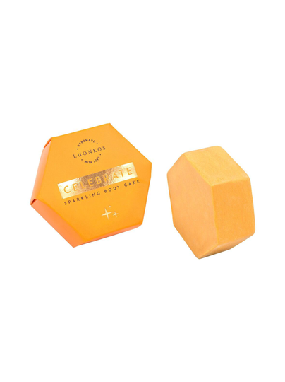 Celebrate sparkling body oil cake -vartaloöljykakku 60 ml